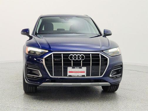 Navarra Blue Metallic 2023 Audi Q5 40 Premium