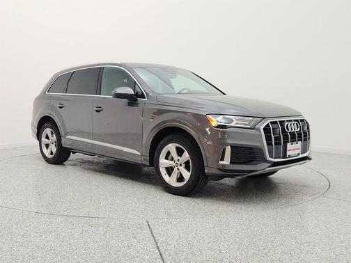 Samurai Gray Metallic 2022 Audi Q7 45 Premium Plus