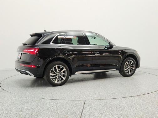 Mythos Black Metallic 2024 Audi Q5 45 S line Premium