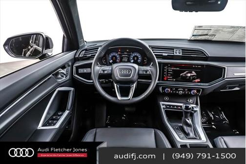 2025 Audi Q3 Premium 45 TFSI S line quattro Tiptronic