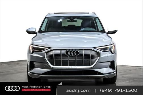 2022 Audi e-tron Premium Plus