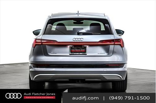 2022 Audi e-tron Premium Plus