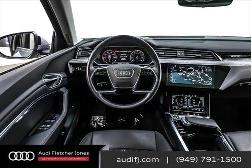 2022 Audi e-tron Premium Plus