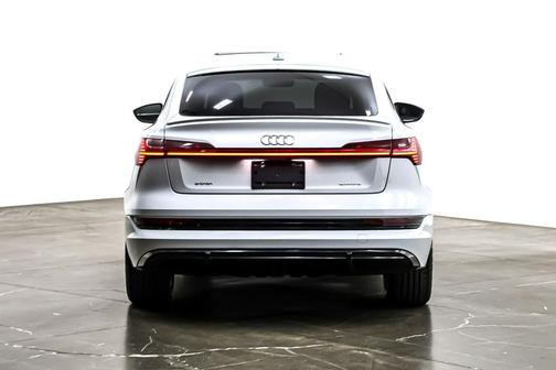 2022 Audi e-tron Sportback S line Premium