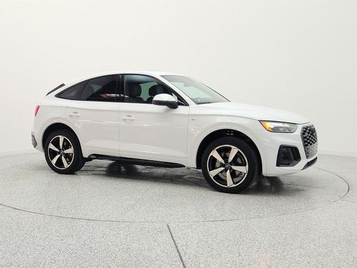 Glacier White Metallic 2023 Audi Q5 45 S line Premium Plus