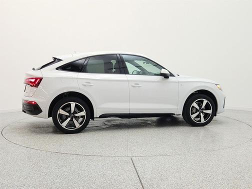 Glacier White Metallic 2023 Audi Q5 45 S line Premium Plus