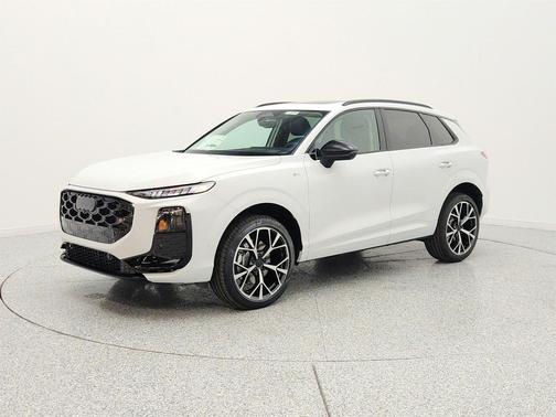 Glacier White Metallic 2026 Audi Q3 TFSI quattro S tronic