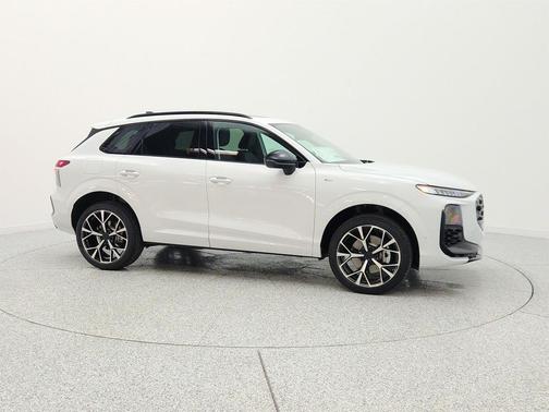 Glacier White Metallic 2026 Audi Q3 TFSI quattro S tronic