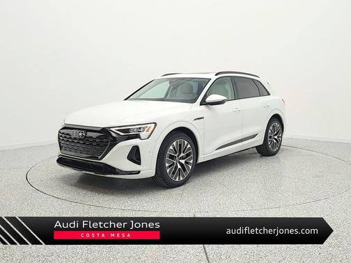 Glacier White Metallic 2024 Audi Q8 e-tron Premium Plus