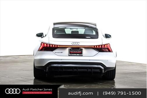 2024 Audi e-tron GT Premium Plus quattro