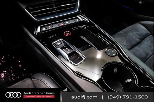 2024 Audi e-tron GT Premium Plus quattro