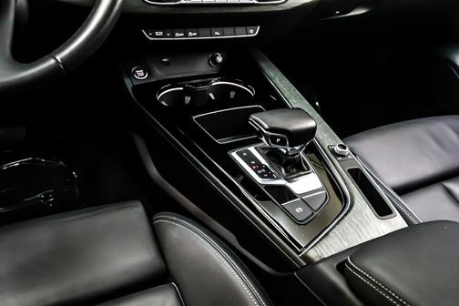 2023 Audi A4 45 S line Premium