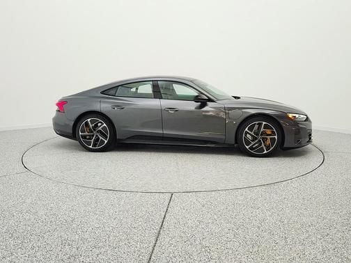 Daytona Gray Pearl Effect 2022 Audi RS e-tron GT quattro