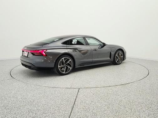 Daytona Gray Pearl Effect 2022 Audi RS e-tron GT quattro