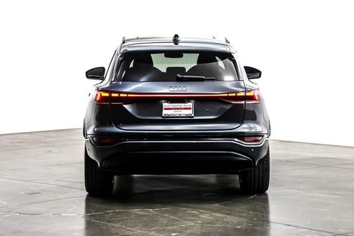 2025 Audi Q6 e-tron Premium Plus