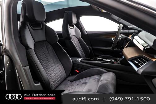 2023 Audi e-tron GT Premium Plus quattro