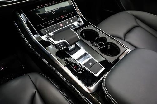 2026 Audi Q7 45 Premium Plus