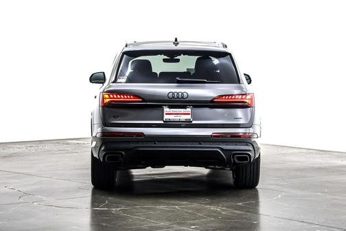 2026 Audi Q7 45 Premium Plus