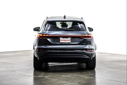 2025 Audi Q6 e-tron Premium Plus quattro