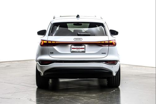 2025 Audi Q6 e-tron Premium Plus quattro