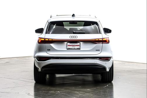 2025 Audi Q6 e-tron Premium Plus quattro