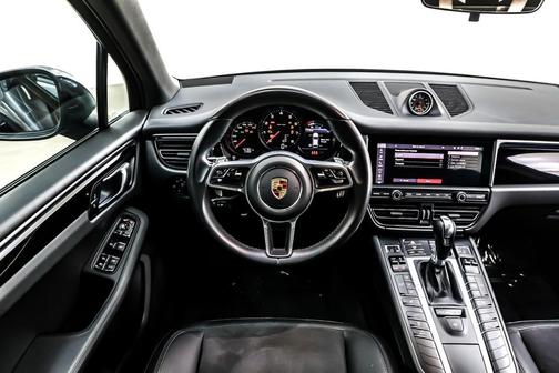 2021 Porsche Macan AWD