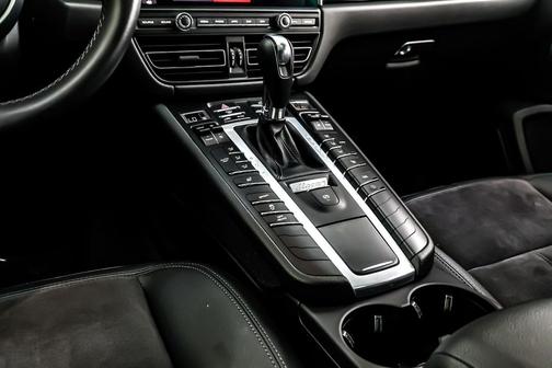 2021 Porsche Macan AWD