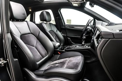 2021 Porsche Macan AWD