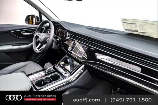 2025 Audi Q7 55 Premium Plus