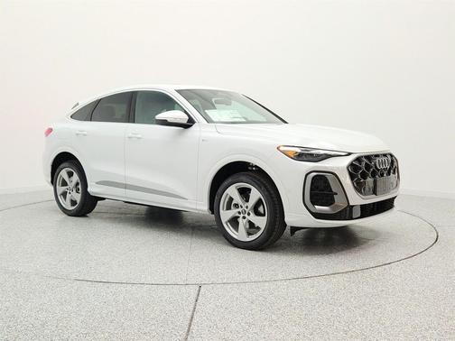 Glacier White Metallic 2026 Audi Q5 Sportback Premium Plus TFSI quattro S tronic