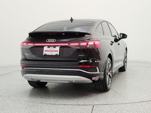 Mythos Black Metallic 2024 Audi Q4 e-tron Sportback Premium 55 quattro