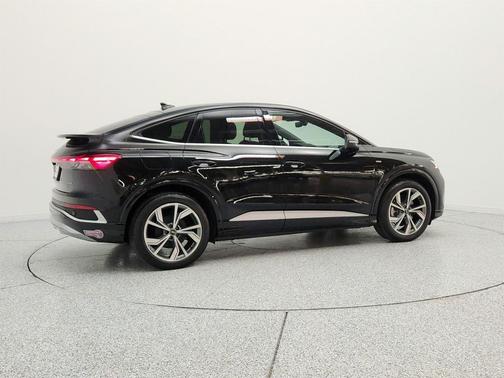 Mythos Black Metallic 2024 Audi Q4 e-tron Sportback Premium 55 quattro