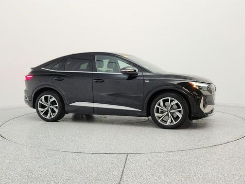 Mythos Black Metallic 2024 Audi Q4 e-tron Sportback Premium 55 quattro