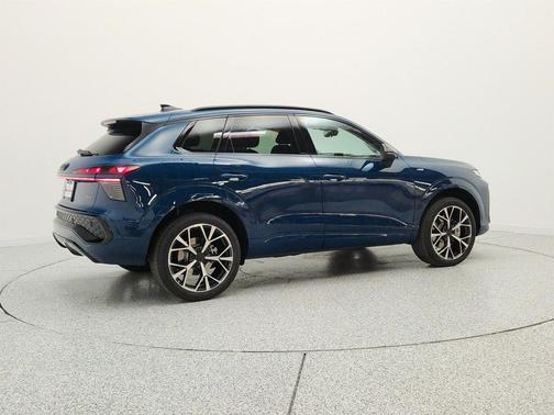 Malpelo Blue Metallic 2026 Audi Q3 TFSI quattro S tronic