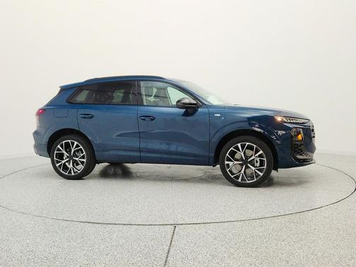 Malpelo Blue Metallic 2026 Audi Q3 TFSI quattro S tronic