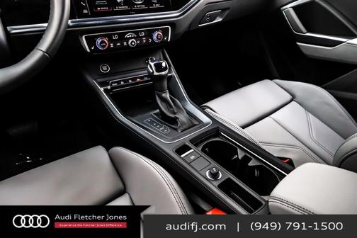 2025 Audi Q3 Premium 45 TFSI S line quattro Tiptronic