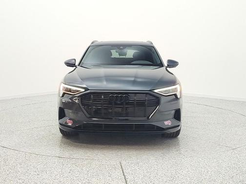 Manhattan Gray Metallic 2023 Audi e-tron Premium Plus quattro