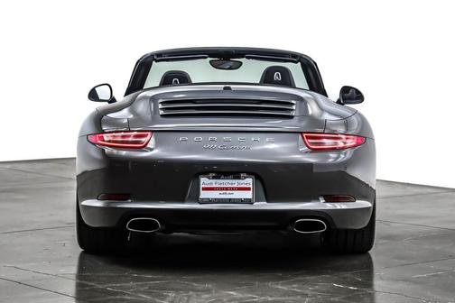 2015 Porsche 911 Carrera