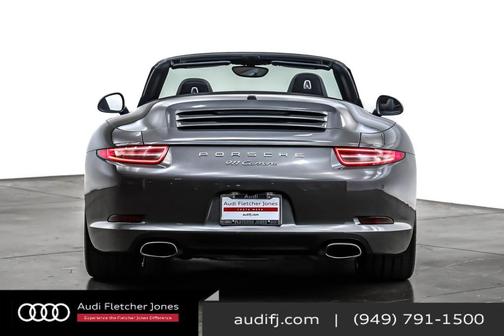 2015 Porsche 911 Carrera