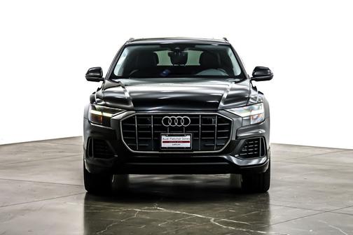 2022 Audi Q8 55 Premium Plus