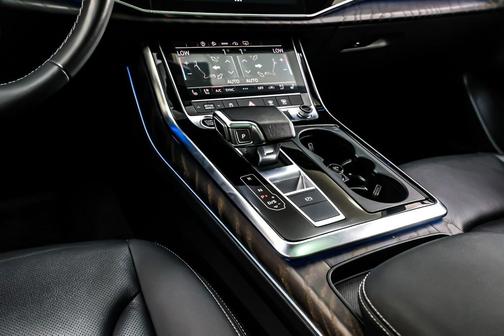 2022 Audi Q8 55 Premium Plus