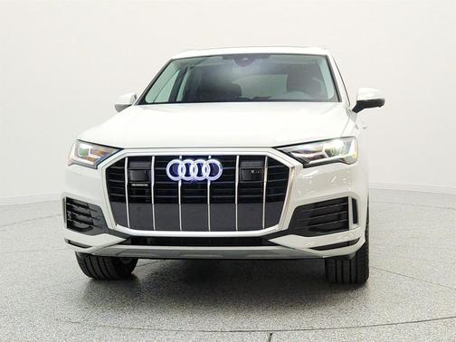 Carrara White 2024 Audi Q7 45 Premium