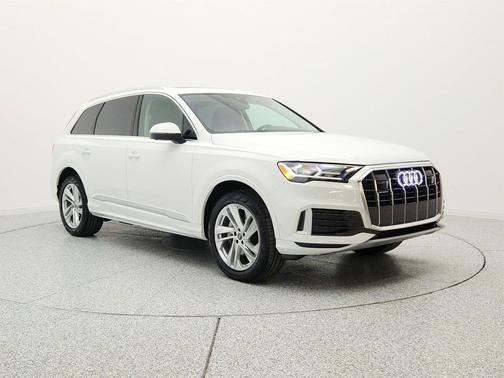 Carrara White 2024 Audi Q7 45 Premium
