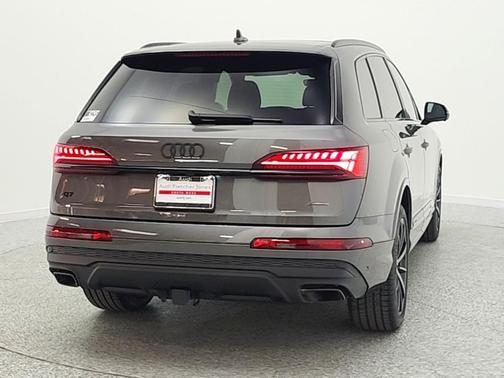 2026 Audi Q7 45 Premium Plus
