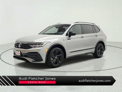 Pyrite Silver Metallic 2023 Volkswagen Tiguan 2.0T SE R-Line Black