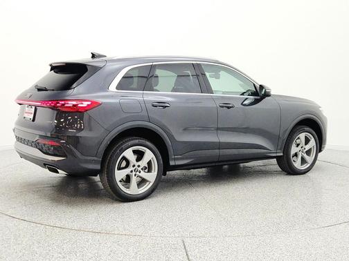 Tambora Gray Metallic 2026 Audi Q5 Premium Plus TFSI quattro S tronic