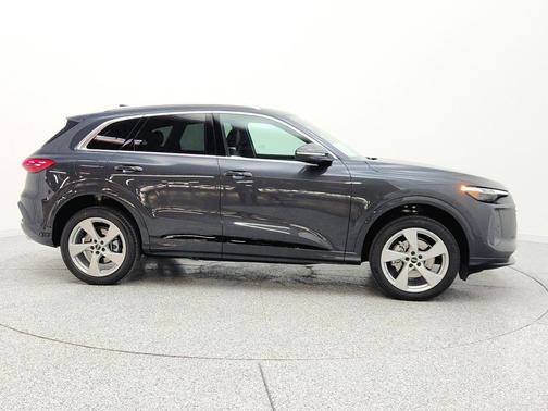 Tambora Gray Metallic 2026 Audi Q5 Premium Plus TFSI quattro S tronic