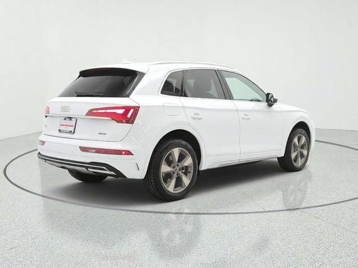 Ibis White 2023 Audi Q5 40 Premium