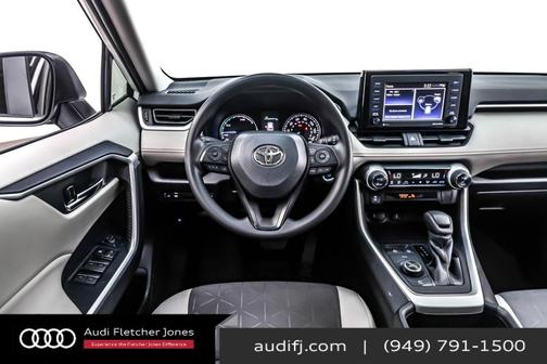 2022 Toyota RAV4 Hybrid XLE