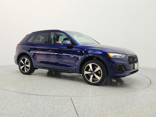 Navarra Blue Metallic 2023 Audi Q5 45 S line Premium Plus
